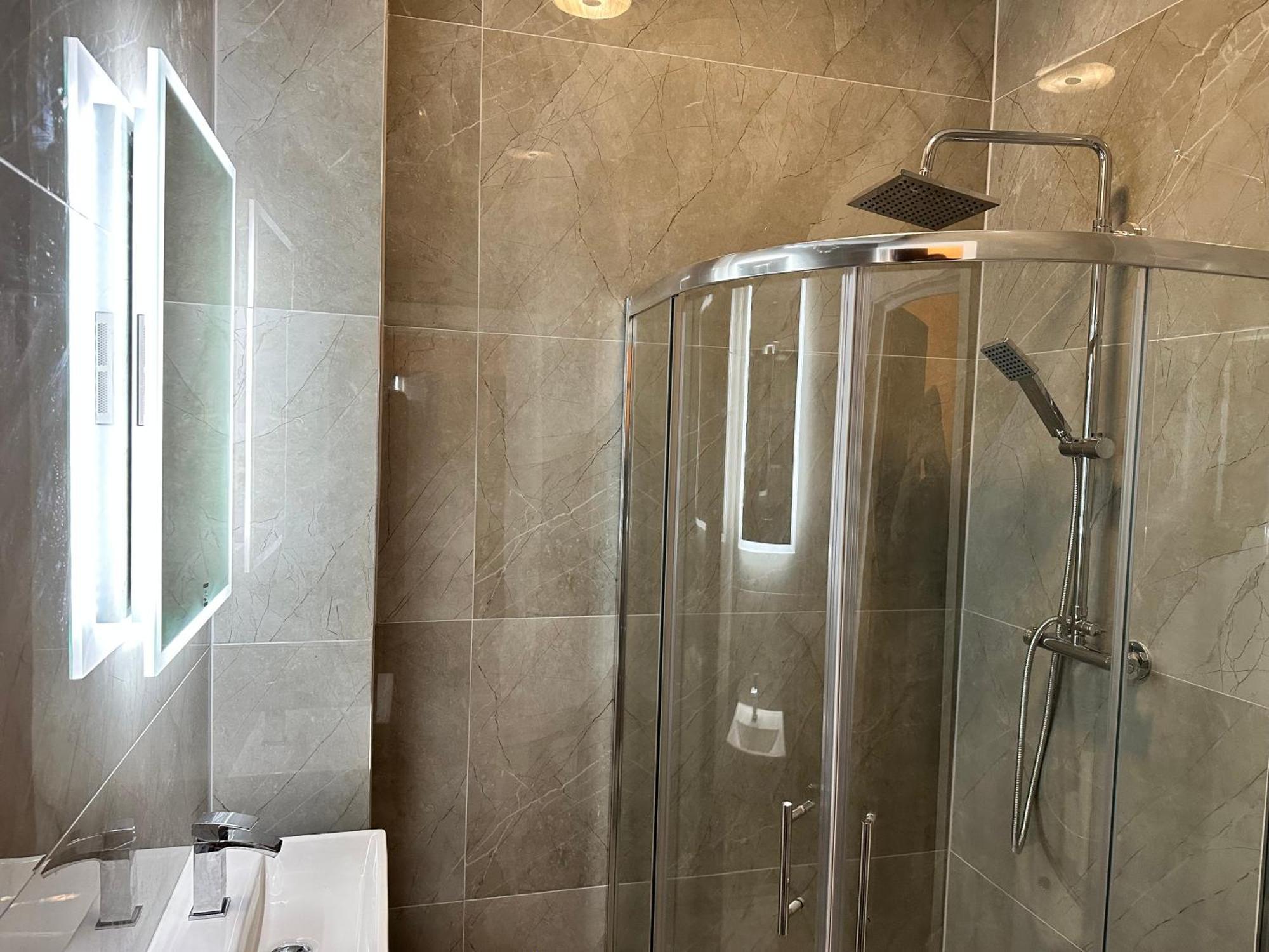 Green Ariana Hotel - Near Wembley And Central Лондон Екстериор снимка