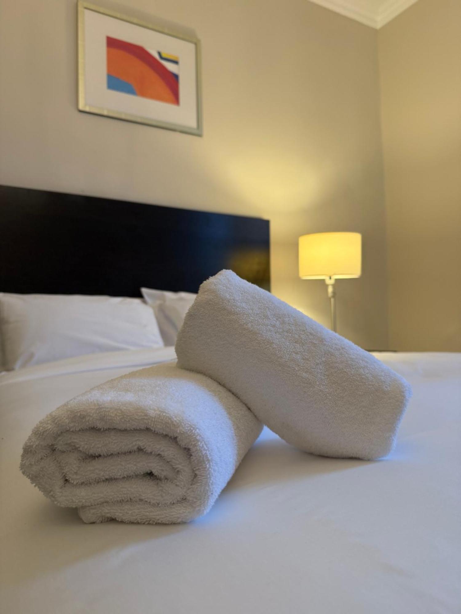 Green Ariana Hotel - Near Wembley And Central Лондон Екстериор снимка
